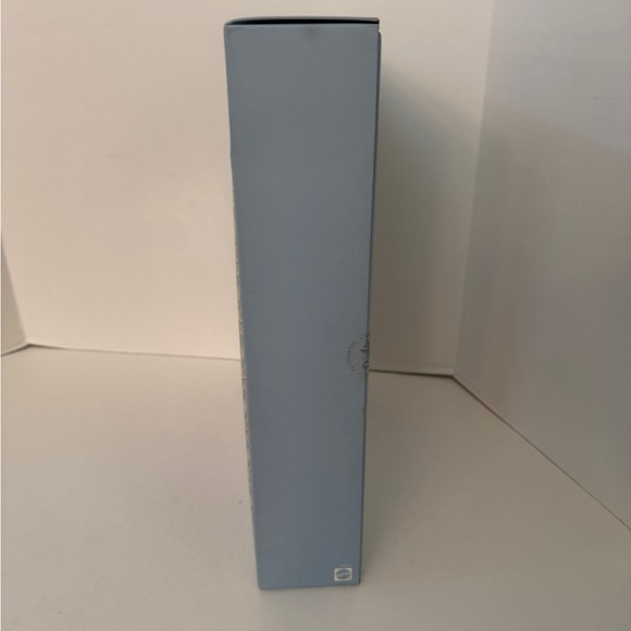 2000 new limited edition Wedgewood England 1759 Barbie - Picture 4 of 9